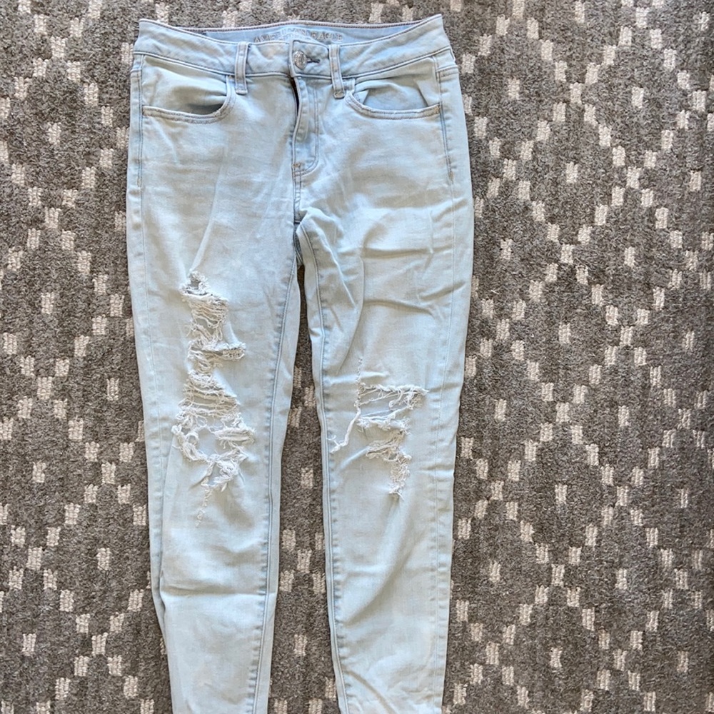 American Eagle Light Wash Ripped jegging